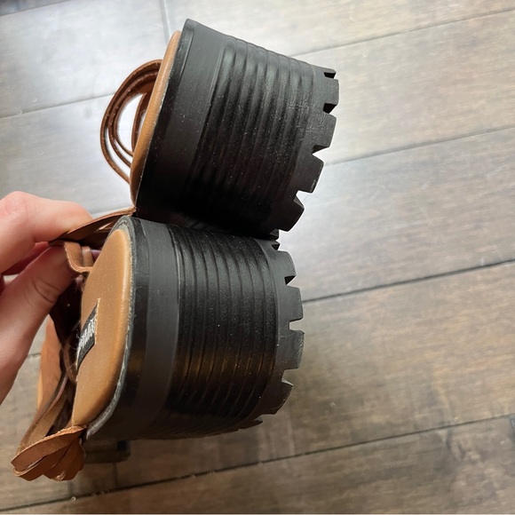 Women's Leather Slip On Chunky Sandal - Picture 5 of 7